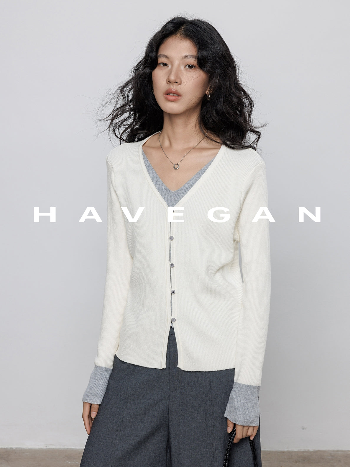 V-Neck Two-Piece Style Cardigan_BDHL7785