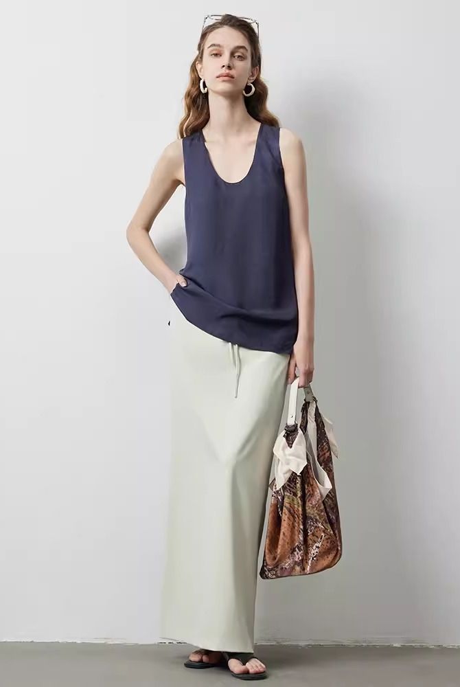 Back Slit Straight Long Skirt_BDHL6148