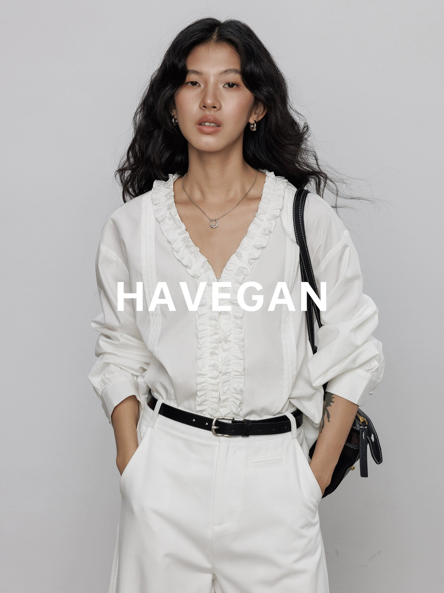 French Lace V-Neck Shirt_BDHL7786