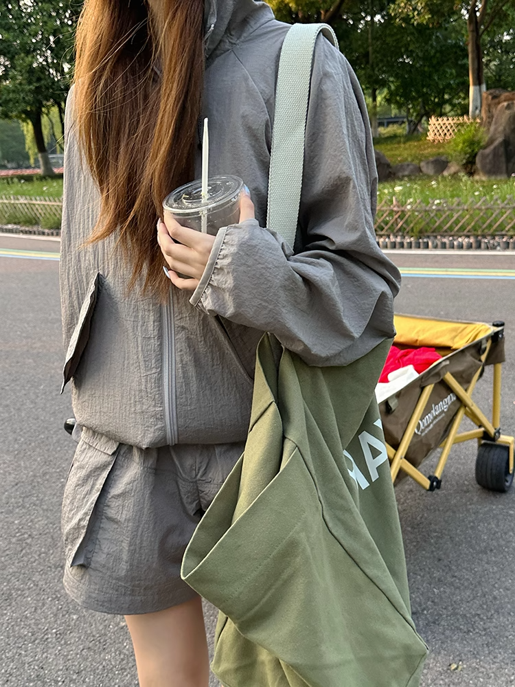 Hoodies Zip Tops Or Pocket Shorts_BDHL7404