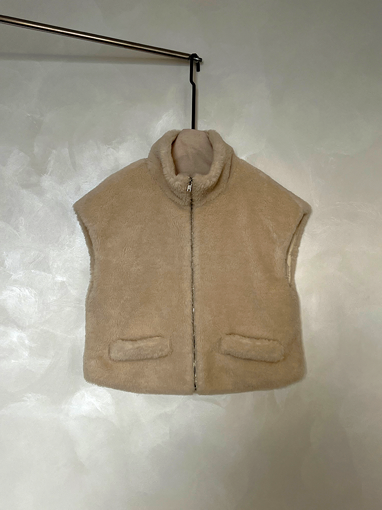 Fur Stand Collar Vest_BDHL6933