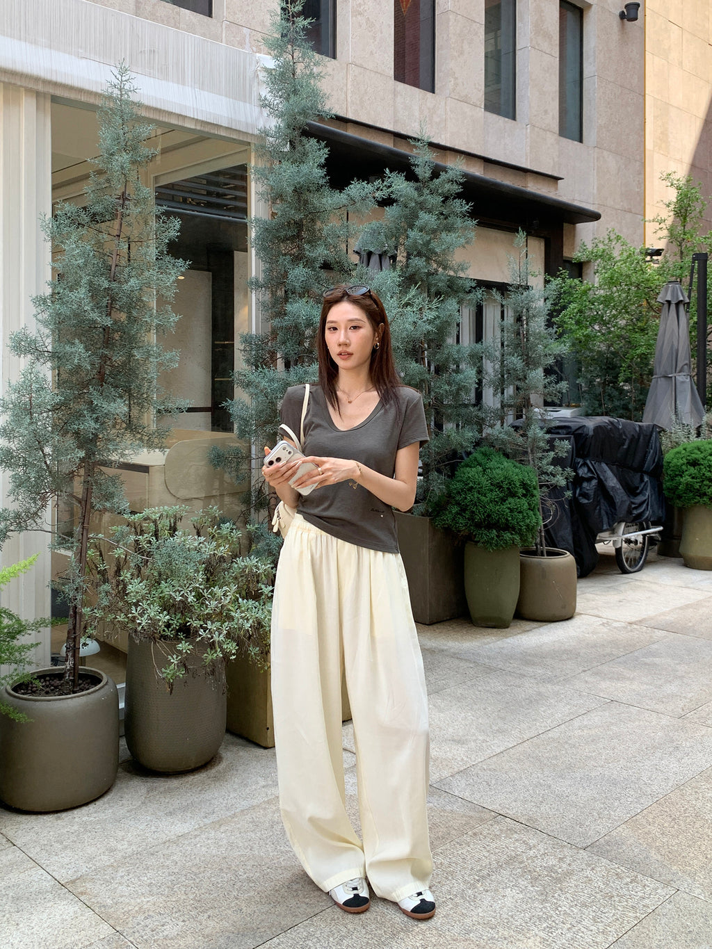 Matte Wide-Leg Pants_BDHL8338