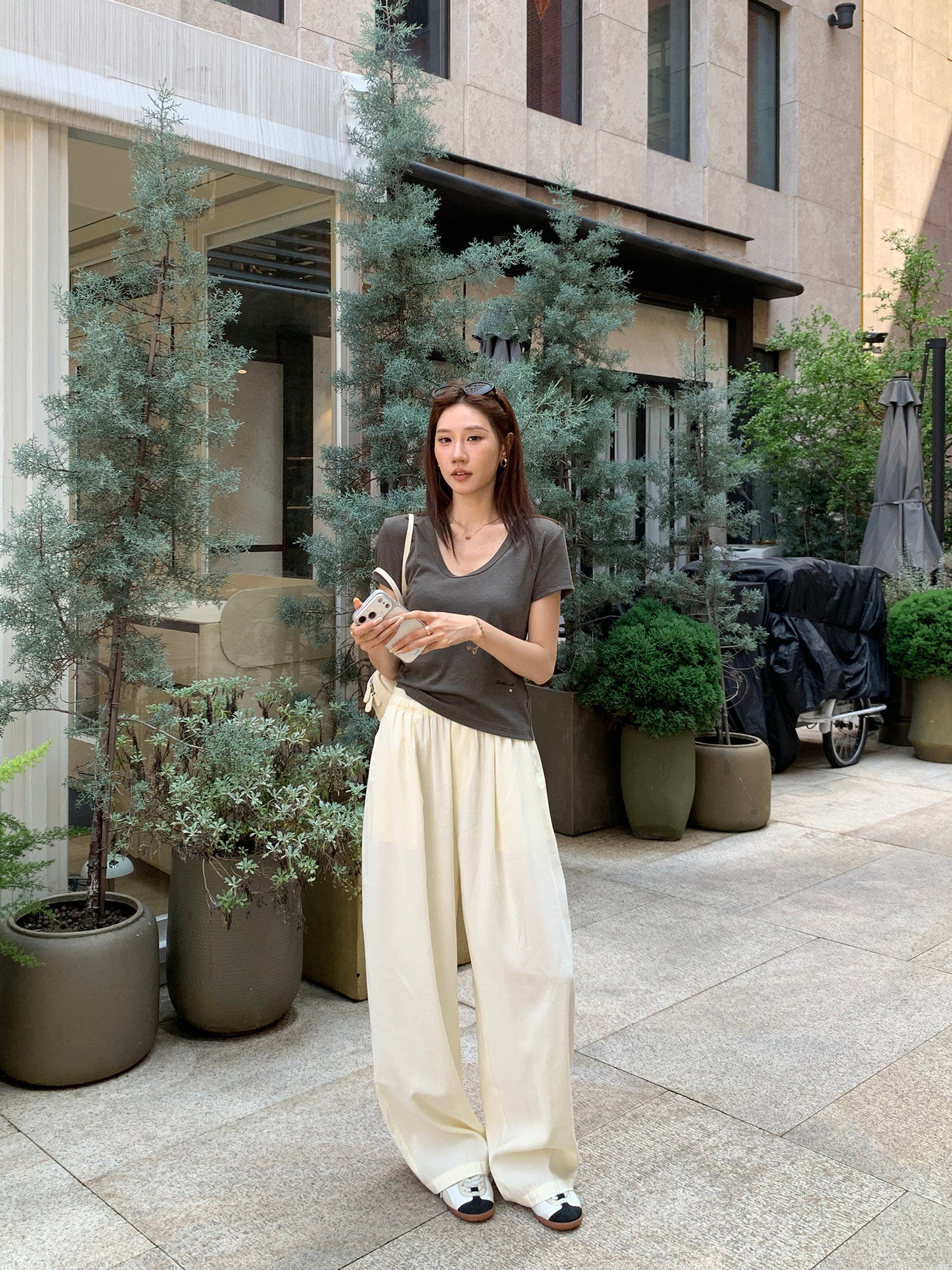 Matte Wide-Leg Pants_BDHL8338