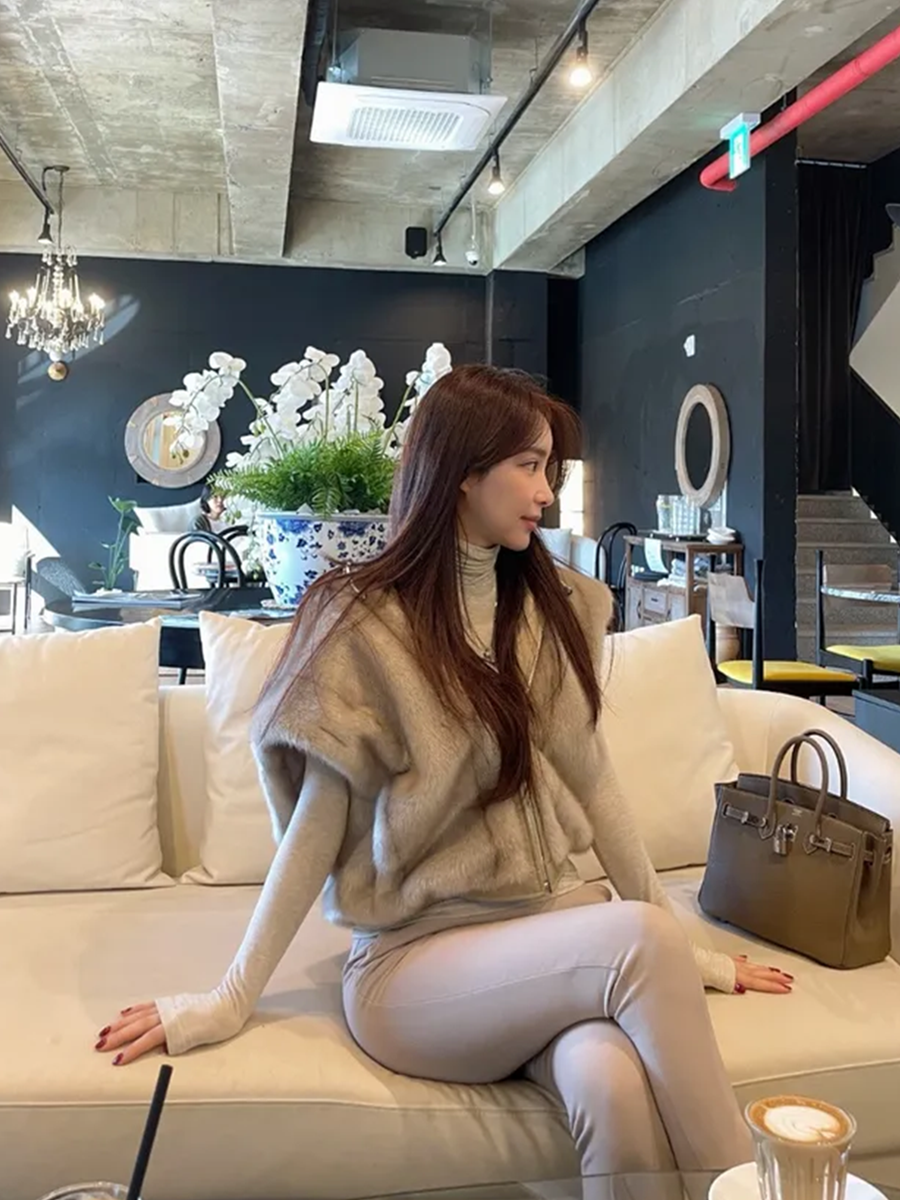 Fluffy Hooded Fur Vest_BDHL8029