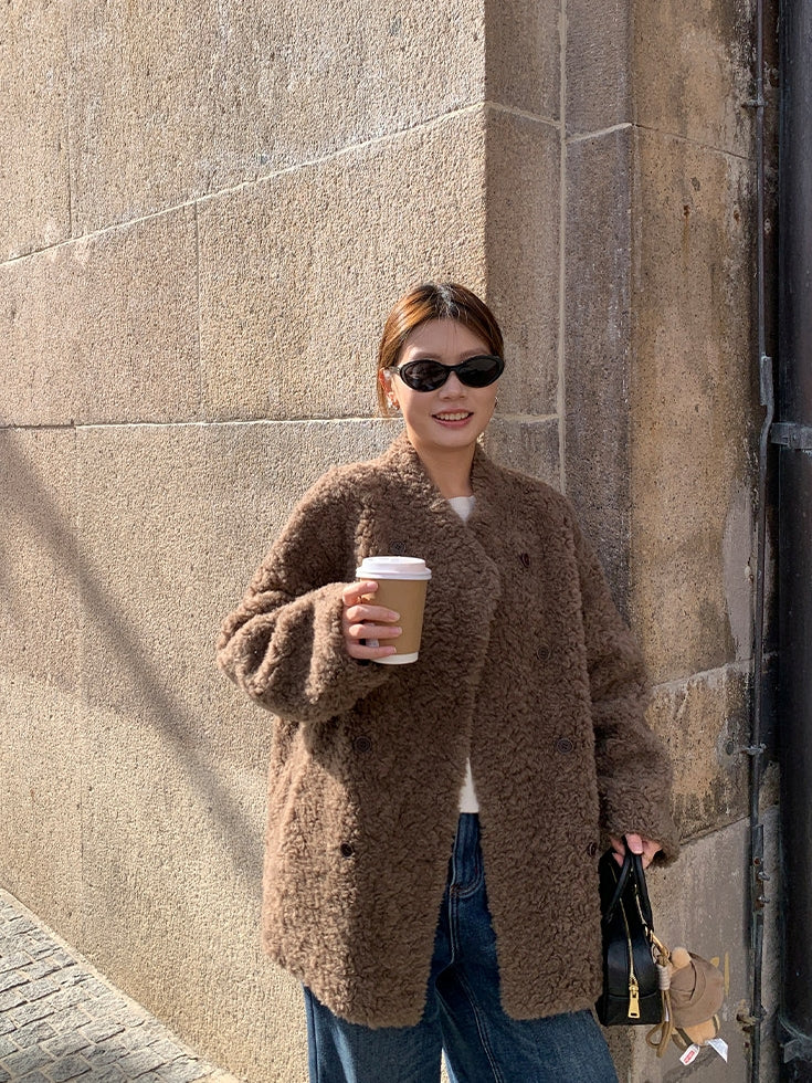 Double-Breasted Fur Coat_BDHL8047