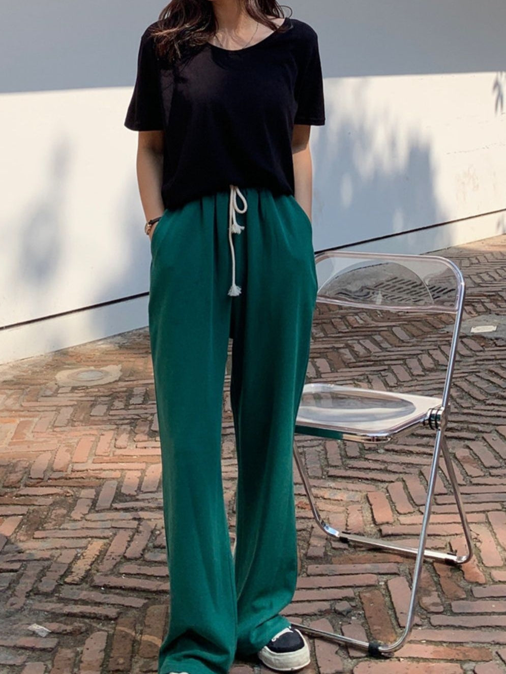 V-Neck Back Cross T-Shirt_BDHL7609
