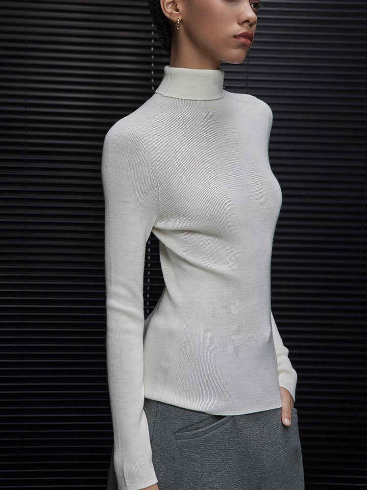 White Turtleneck Retro Knit_BDHL6583