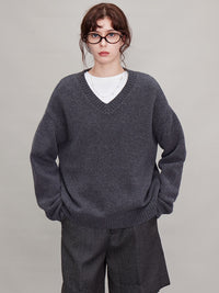 Loose Triangle V-Neck Sweater_BDHL6634