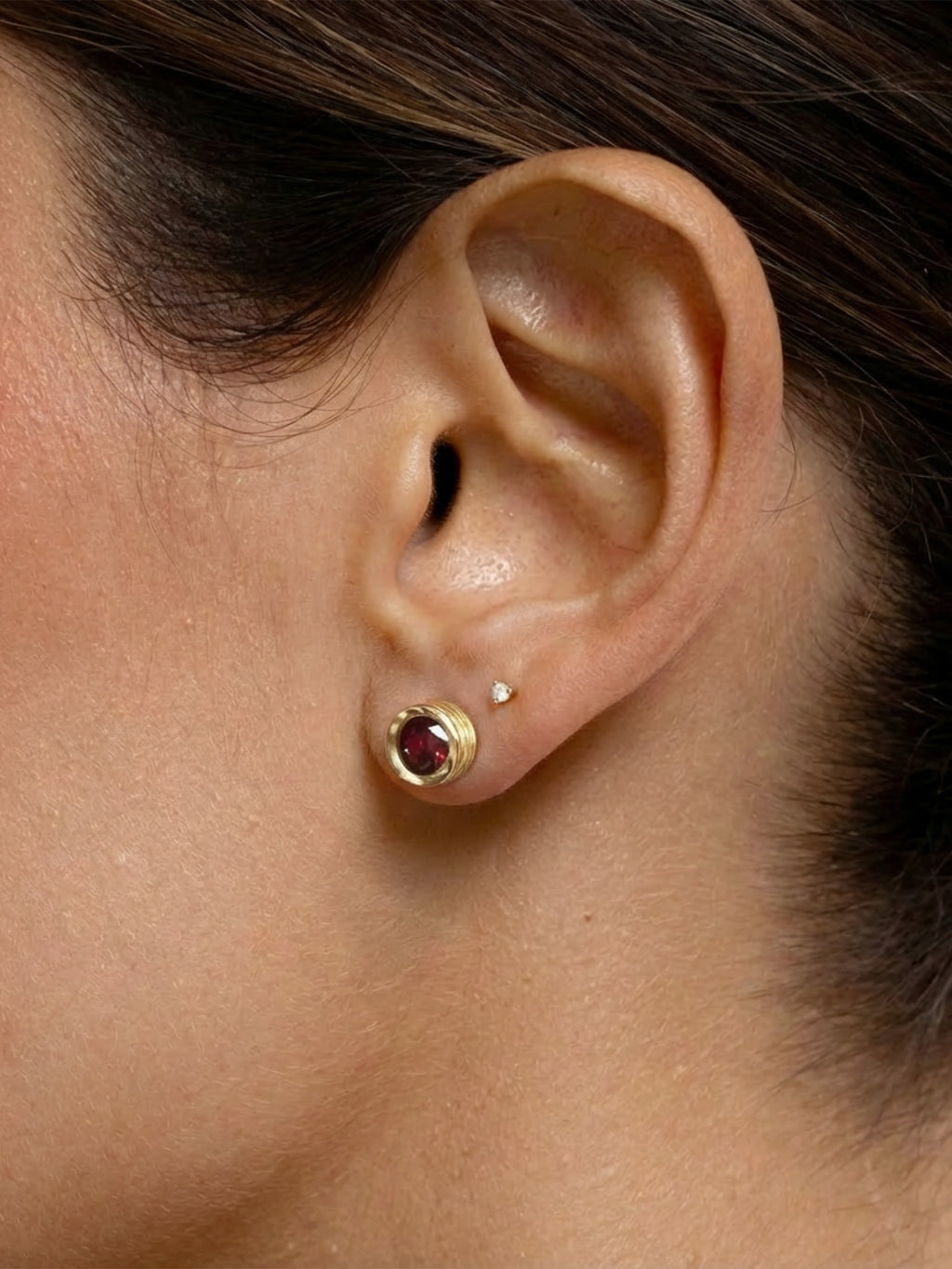 Bezel Stone Stud Earrings_BDHL8466