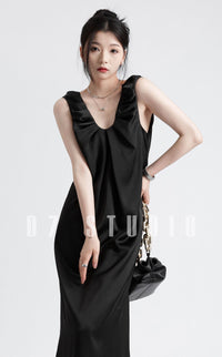 Pleated V-Neck Sleeveless Long Dress_BDHL6154