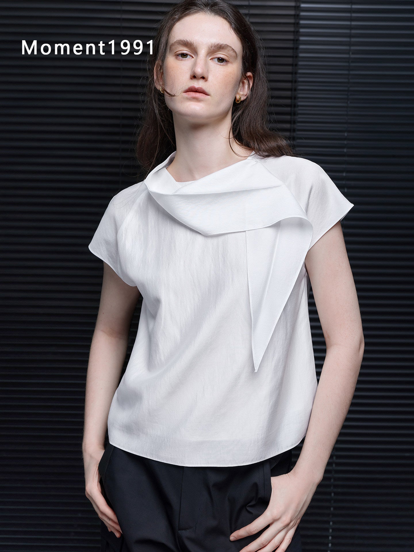 Asymmetric Collar Modal Blend Tee_BDHL8356
