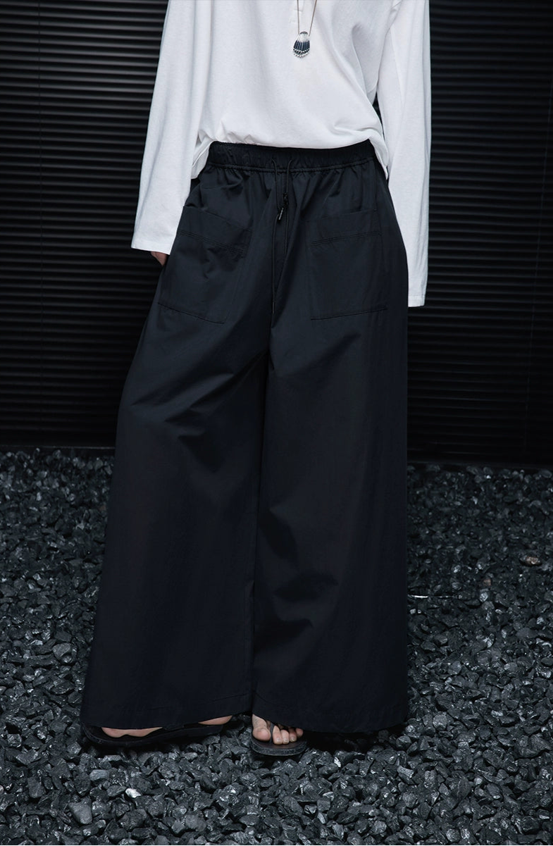 Wide-Leg Flare Pants with Statement Pockets_BDHL7644