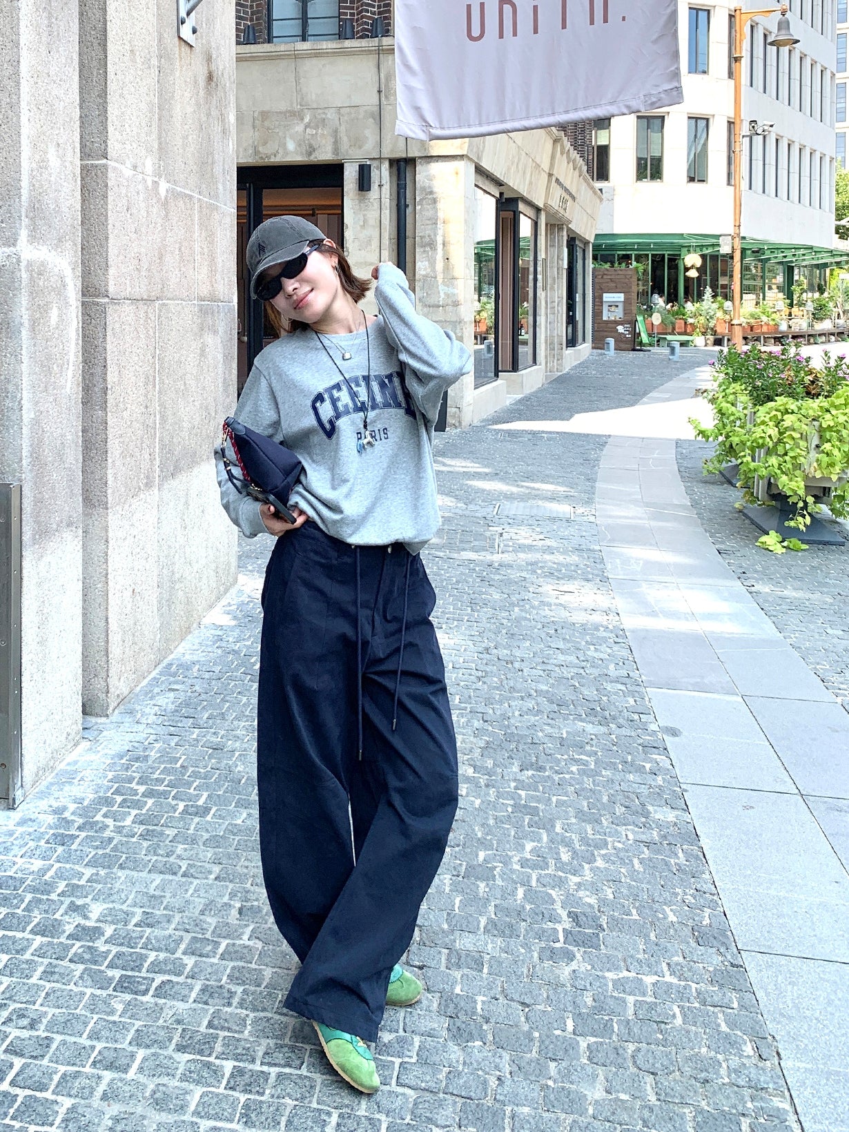 Relaxed-Fit Curved Cargo Pants_BDHL8011