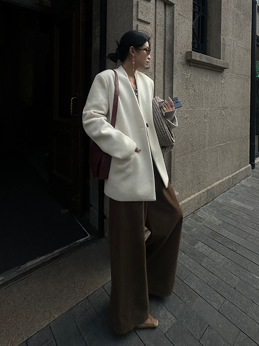 Loose Small V-Neck Coat_BDHL6795