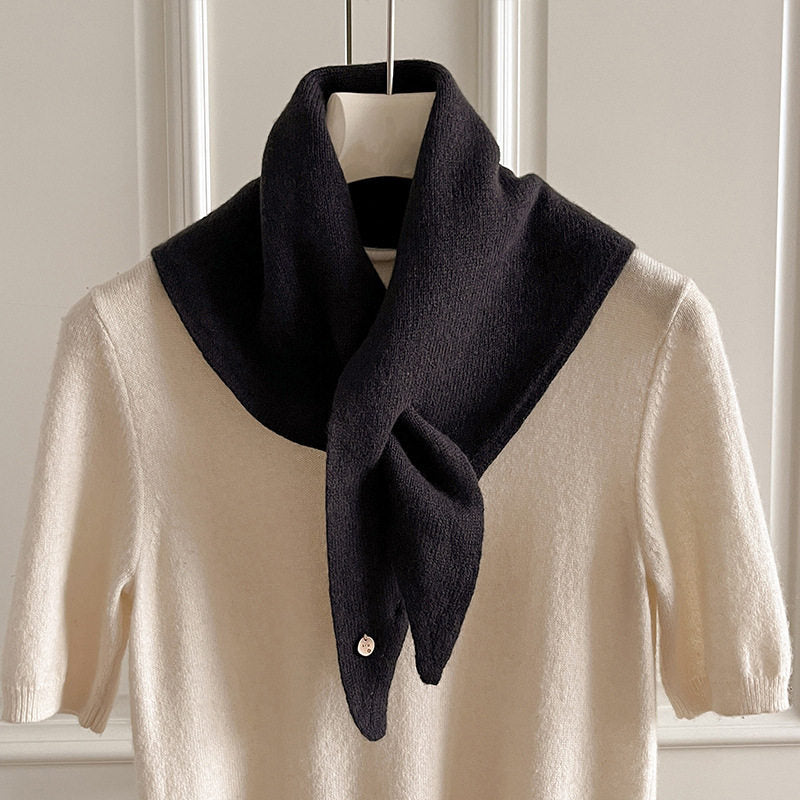 Wool Knit Triangle Scarf_BDHL8480