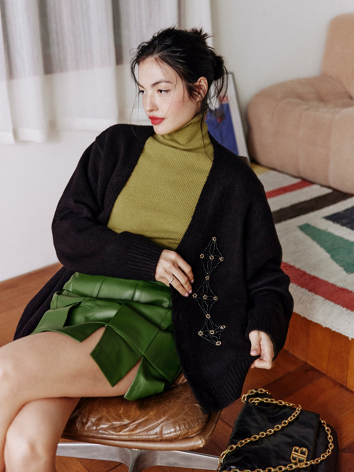 Beaded V-Neck Cardigan_BDHL8001