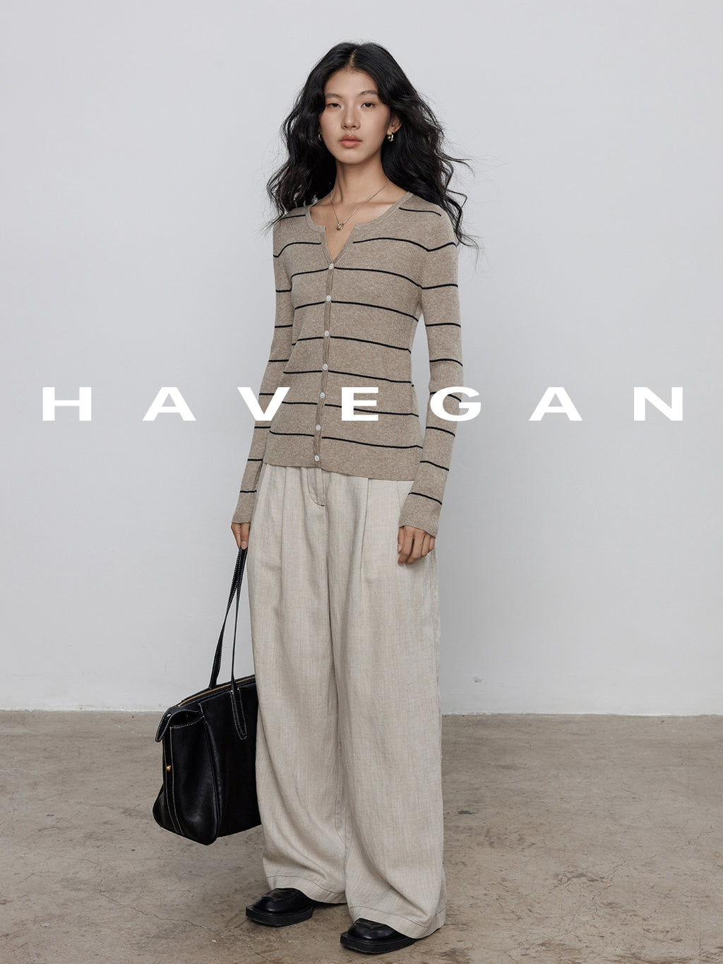 V-Neck Striped Knit Cardigan_BDHL7780