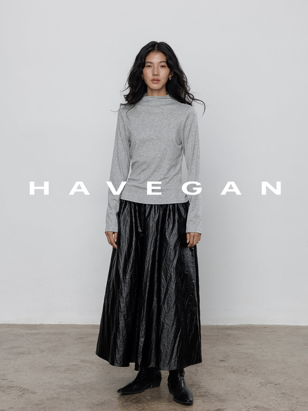 Matt Paper Leather Pleated Skirt_BDHL7706