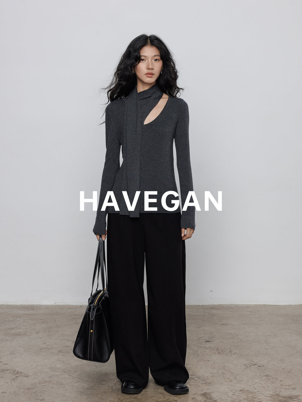 Halter-Neck Knit Tops_BDHL7784