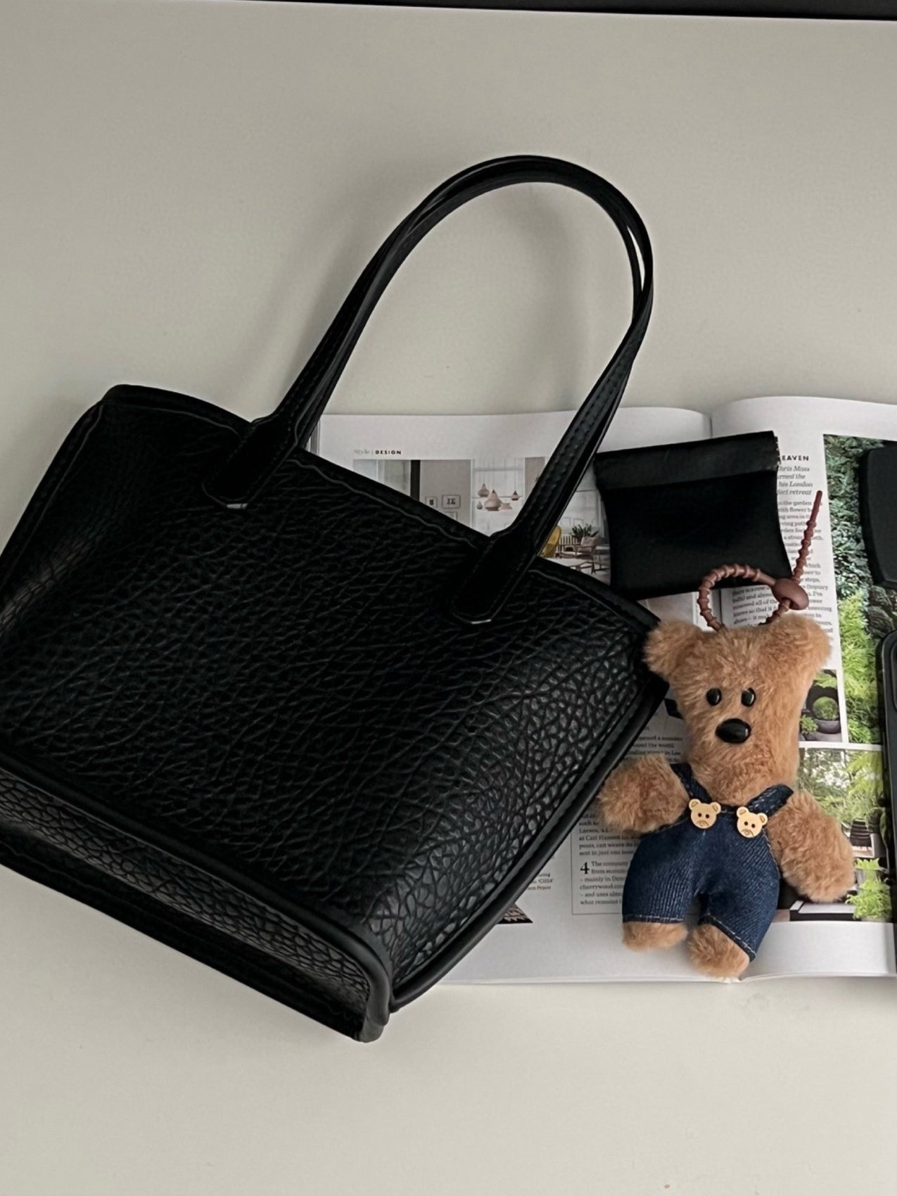 Elephant-Print Black Tote Bag_BDHL8023