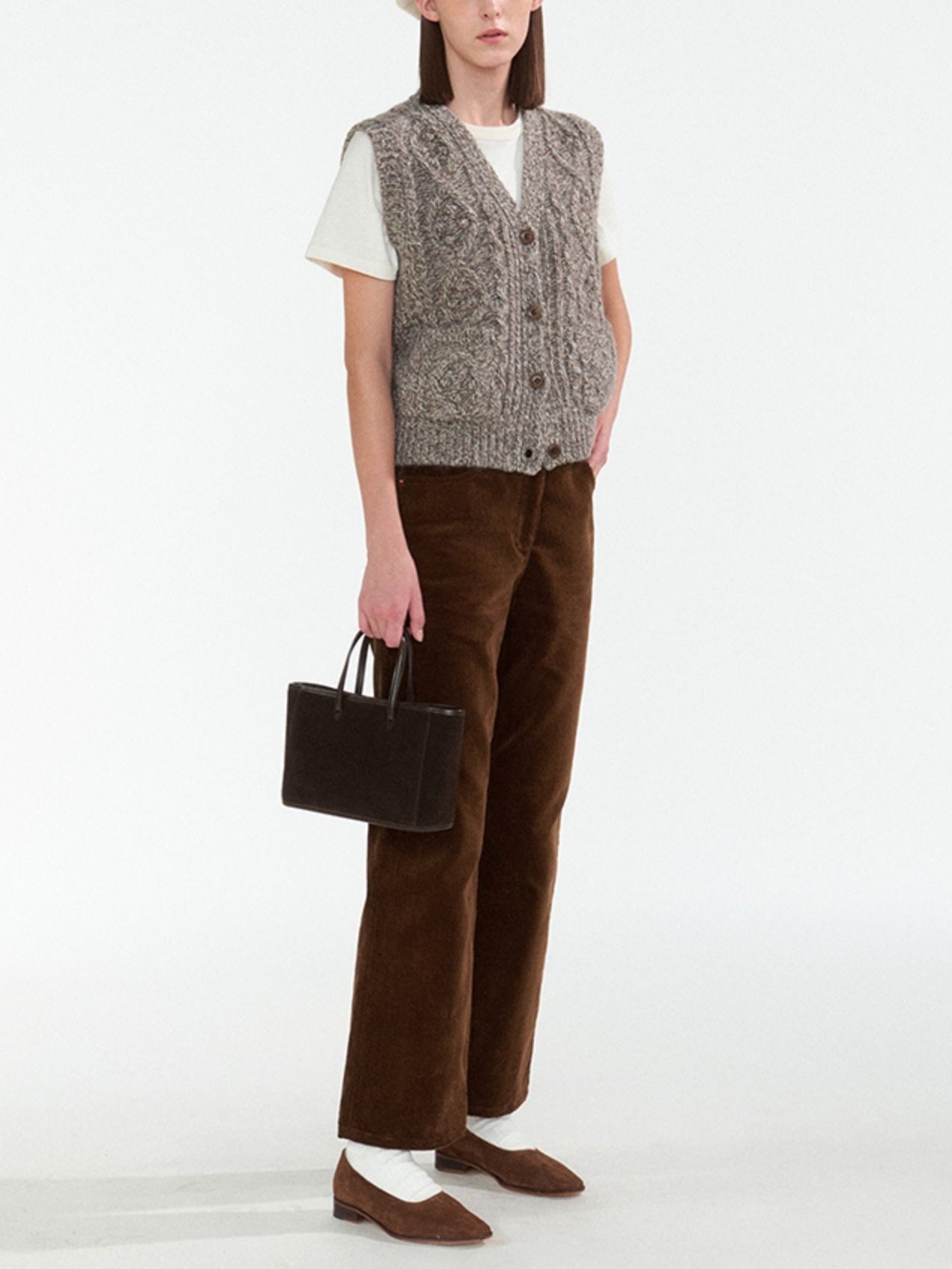 V-Neck Cable Knitted Vest_BDHL6477