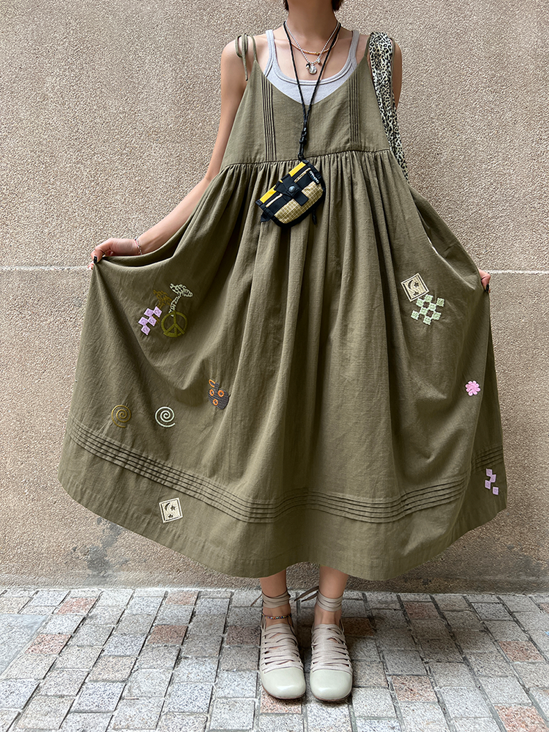 Embroidered Sleeveless Suspender Dress_BDHL6137