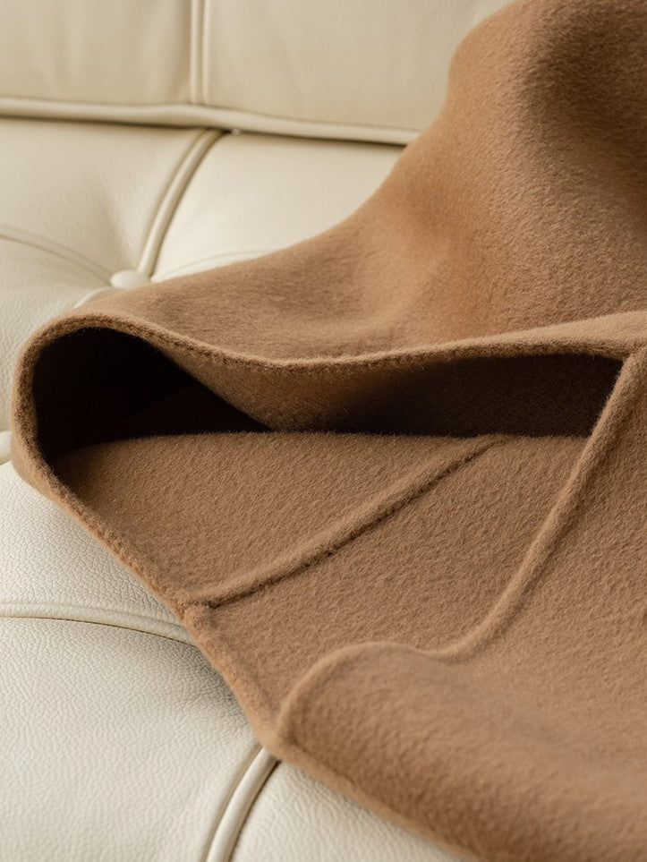 Loose-Fitting V-Neck Sweatshirt_BDHL8042