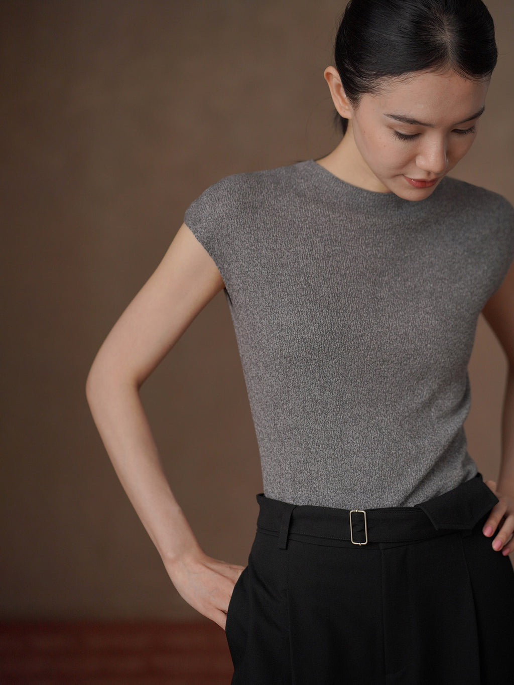 Cap Sleeve Button-Back Knit Top_BDHL8299