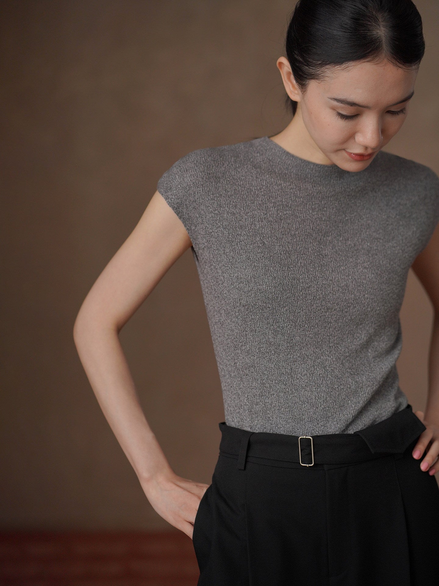 Cap Sleeve Button-Back Knit Top_BDHL8299