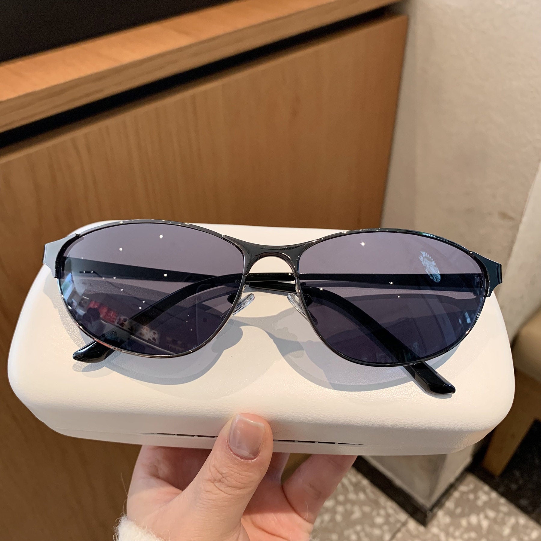 Y2K Oval Metal Sunglasses_BDHL8375