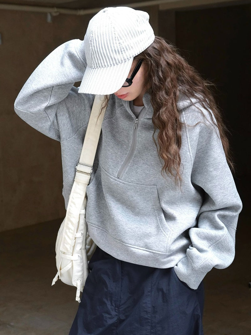 Sporty Half-Zip Hooded Sweatshirt_BDHL6533