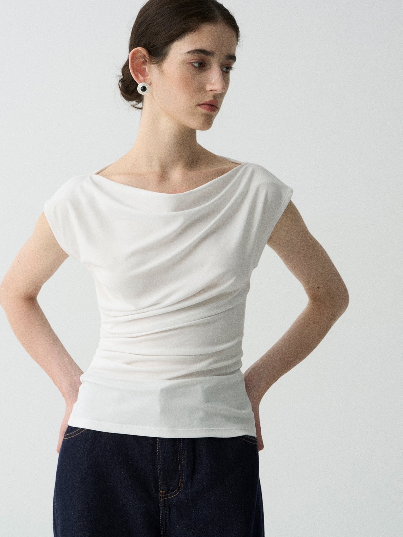 One-Shoulder Draped Tops_BDHL7625