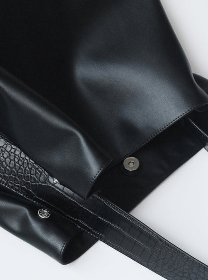 Black eco-leather tuck tote_BDHL5442