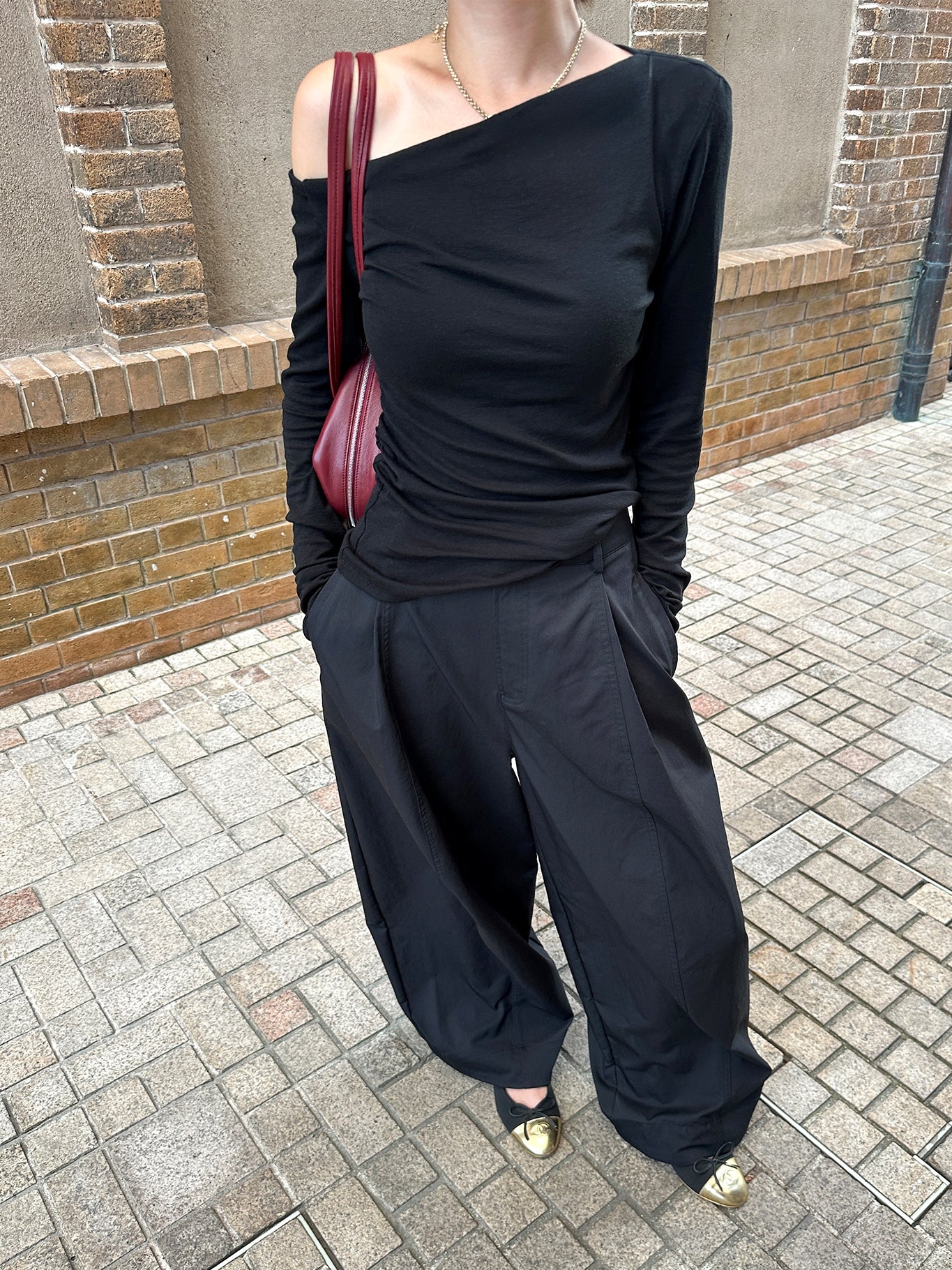 One-Shoulder Long-Sleeved T-Shirt_BDHL7734