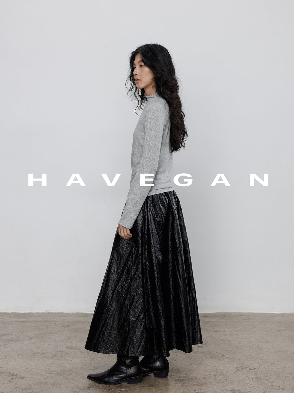 Matt Paper Leather Pleated Skirt_BDHL7706