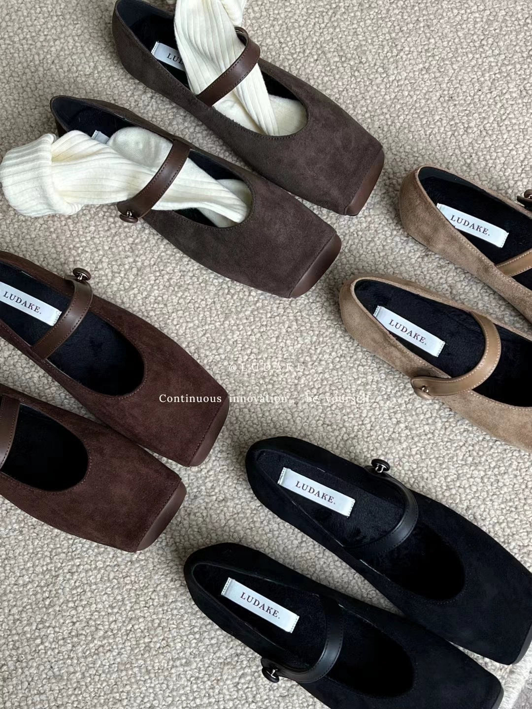 Square-Toe Single-Strap Flat Shoes_BDHL7814