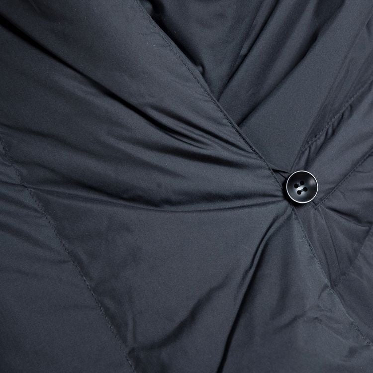 Black Heavyweight Down Cape_BDHL8040