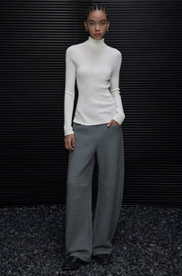 White Turtleneck Retro Knit_BDHL6583