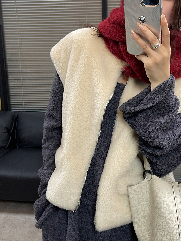 Fur Stand Collar Vest_BDHL6933