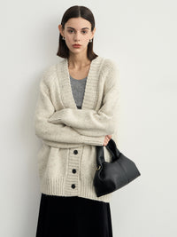 Loose Silhouette V-Neck Cardigan_BDHL6542