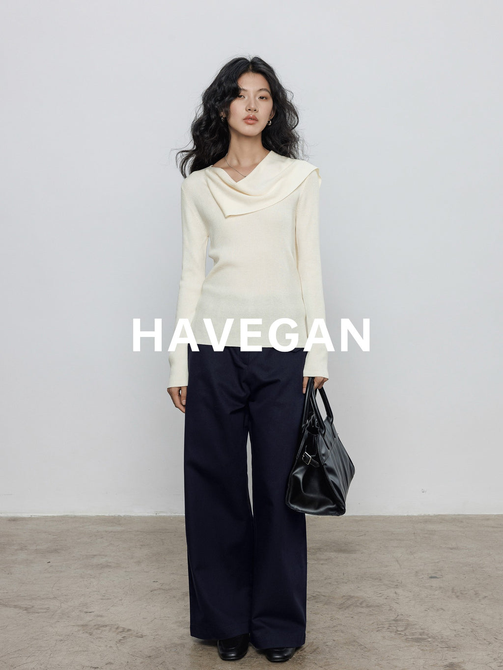 Halter-Neck Knit Tops_BDHL7784