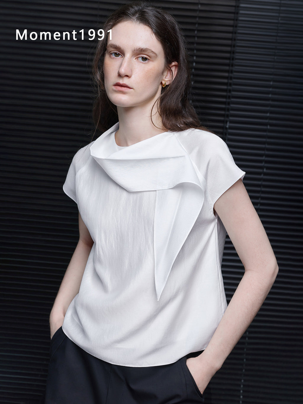 Asymmetric Collar Modal Blend Tee_BDHL8356