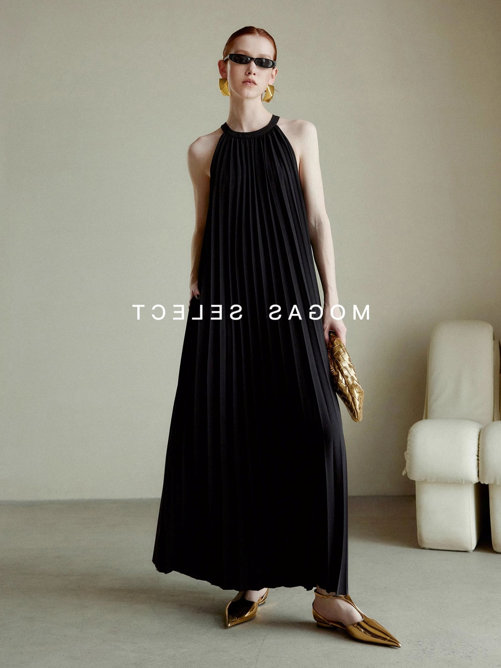 Halter Neck Pleated Dress_BDHL7556