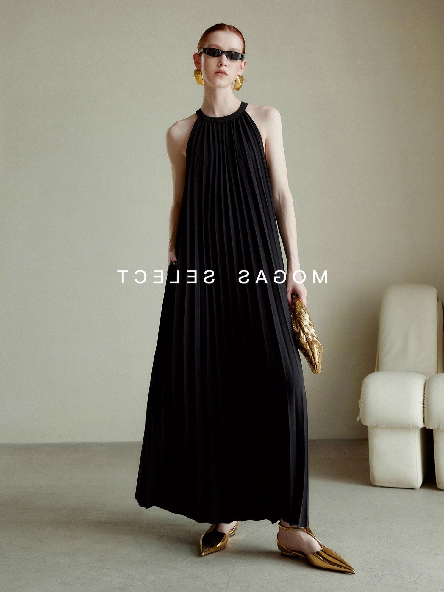 Halter Neck Pleated Dress_BDHL7556