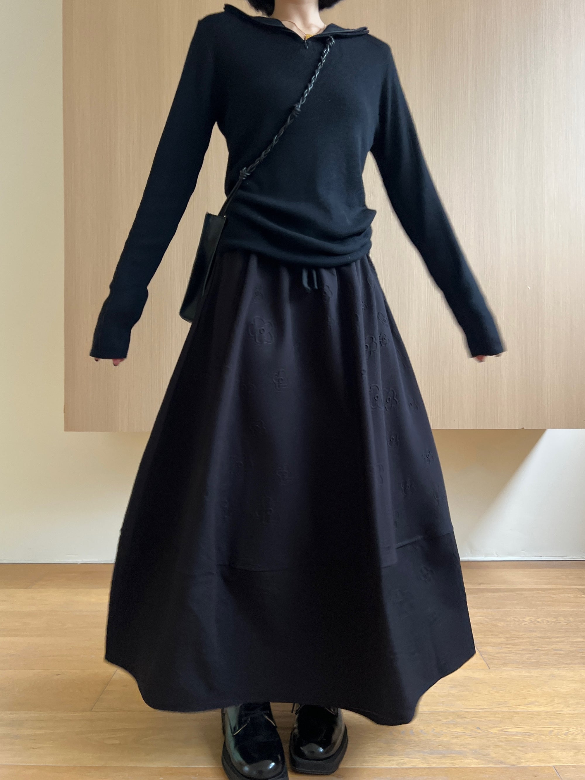 Floral Embossed Thick A-Line Skirt_BDHL6967