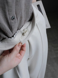 High-waisted slim draped Pants_BDHL7419