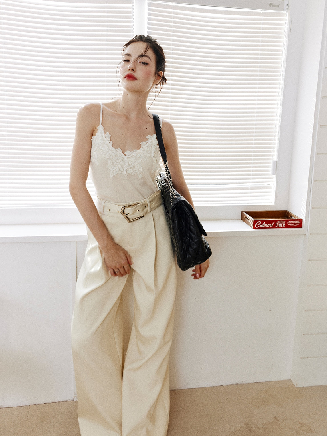 Wide-Belt White Suit Pants_BDHL7998