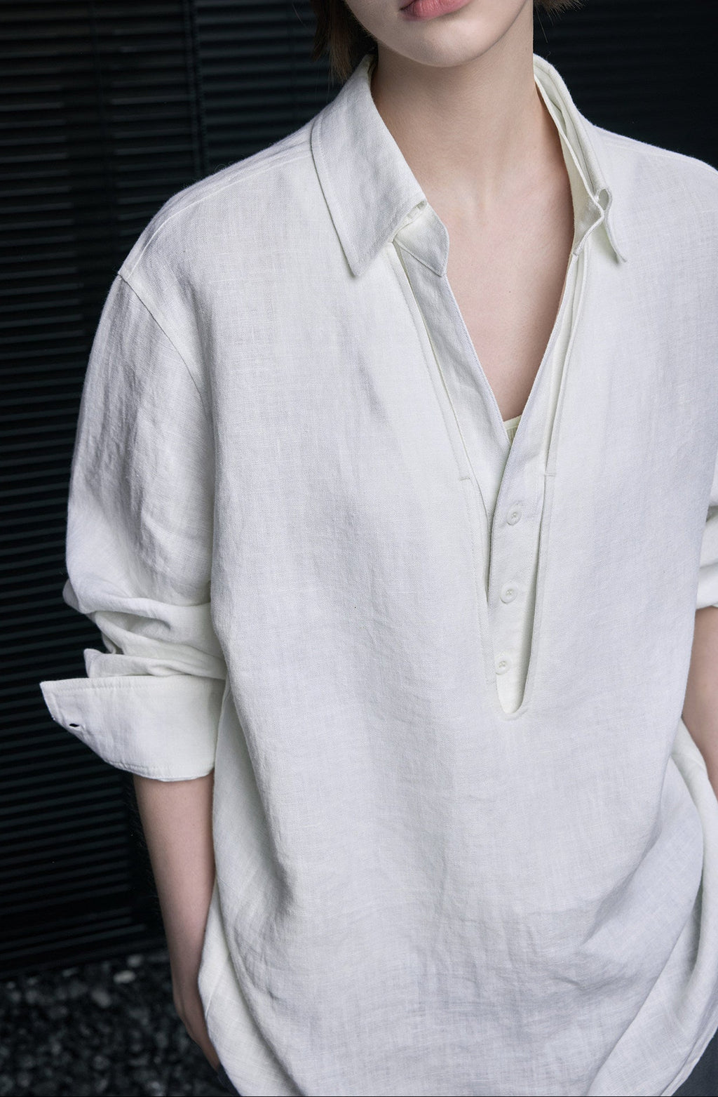 Faux Layered V-Neck Linen Long-Sleeve Shirt_BDHL8283