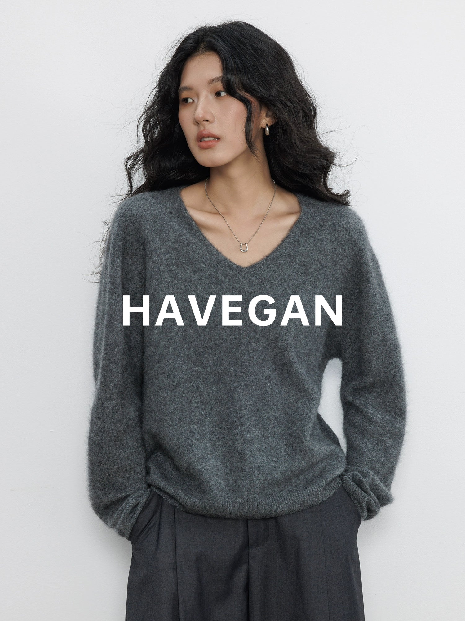 V-Neck Soft Knit Tops_BDHL7895