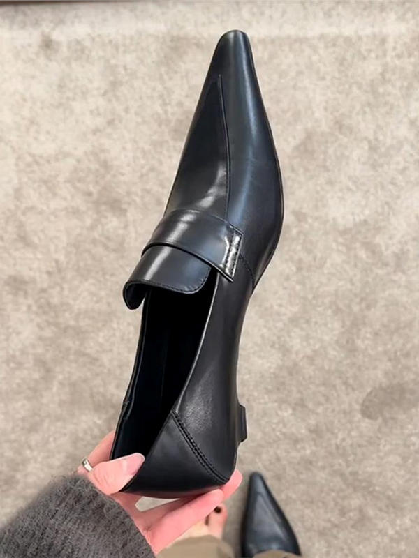 Pointed Shallow Kitten-Heel Loafers_BDHL7834